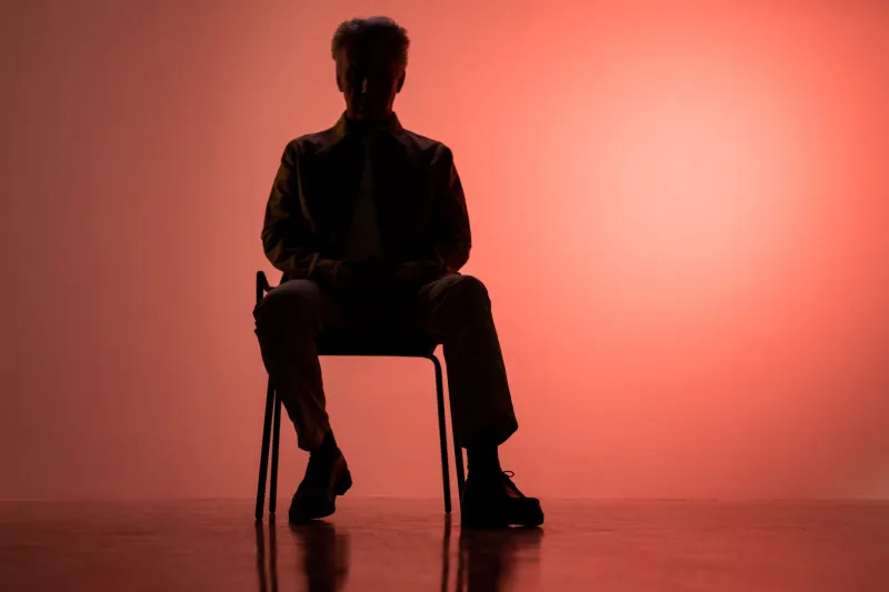 Créer dans le vide : ces raisons profondes qui te maintiennent dans l'ombre malgré ton talent