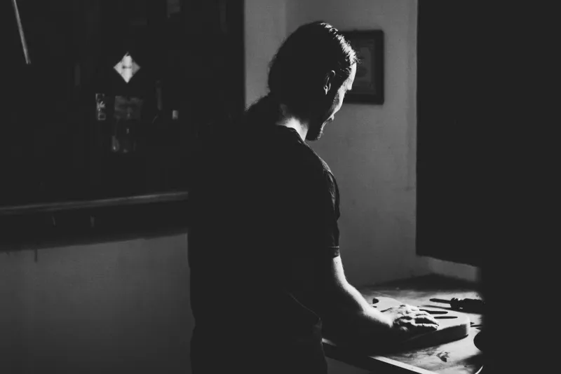 Quand le talent ne suffit pas : comprendre et briser le mur de l'invisibilité artistique