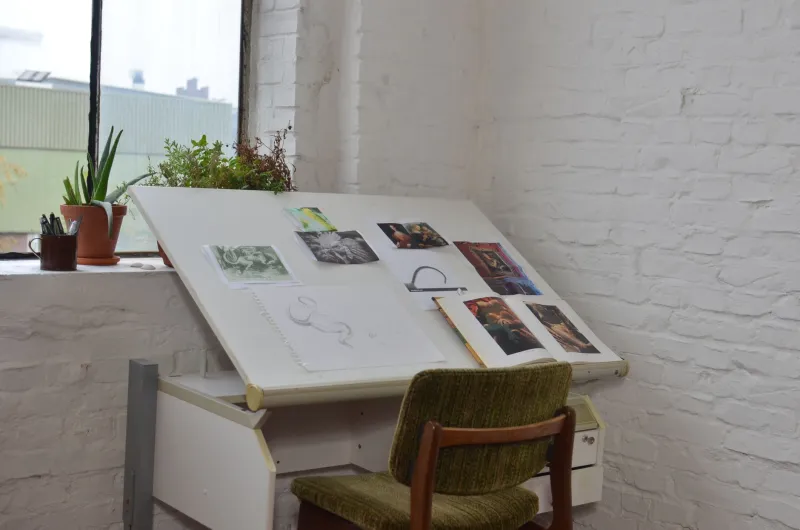 Ton atelier comme œuvre : quand l'espace que tu habites devient ton premier chef-d'œuvre